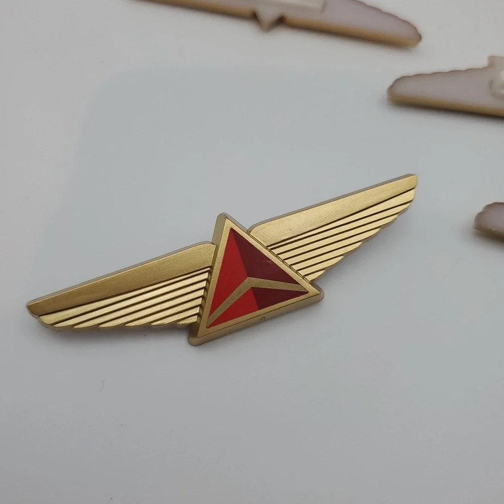 Lot of 8 Delta Airlines Plastic Junior Pilot -Kiddie Wings- Pins Pinbacks